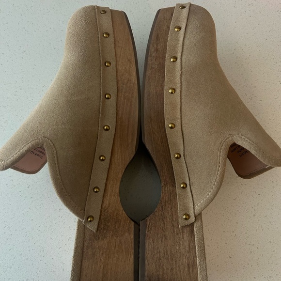 J. Crew suede clogs tan size 8 - Picture 9 of 9